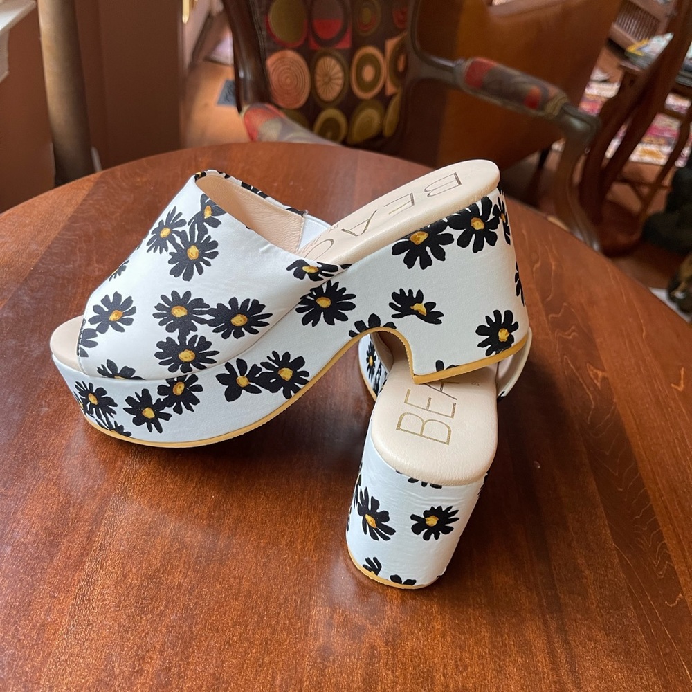 Anthropologie NWT Matisse Daisy Floral Platform Mules, sizes 8 & 10, comfy! - Picture 10 of 16